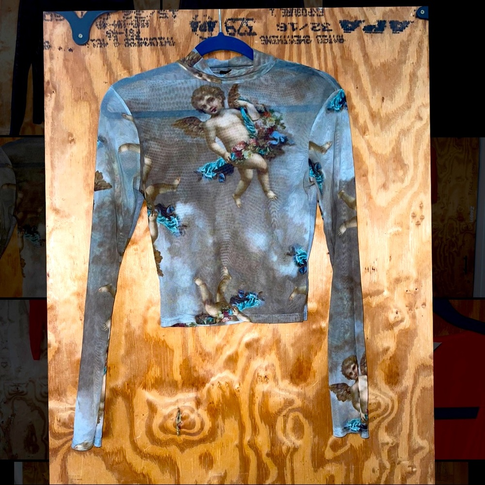 Angel print mesh top